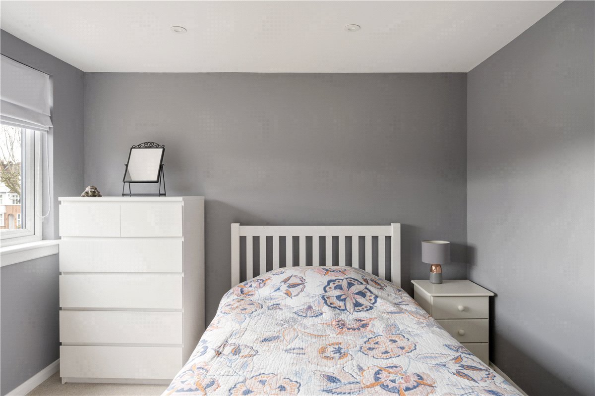 5 bedroom house, Magdalen Road, London SW18 - Available