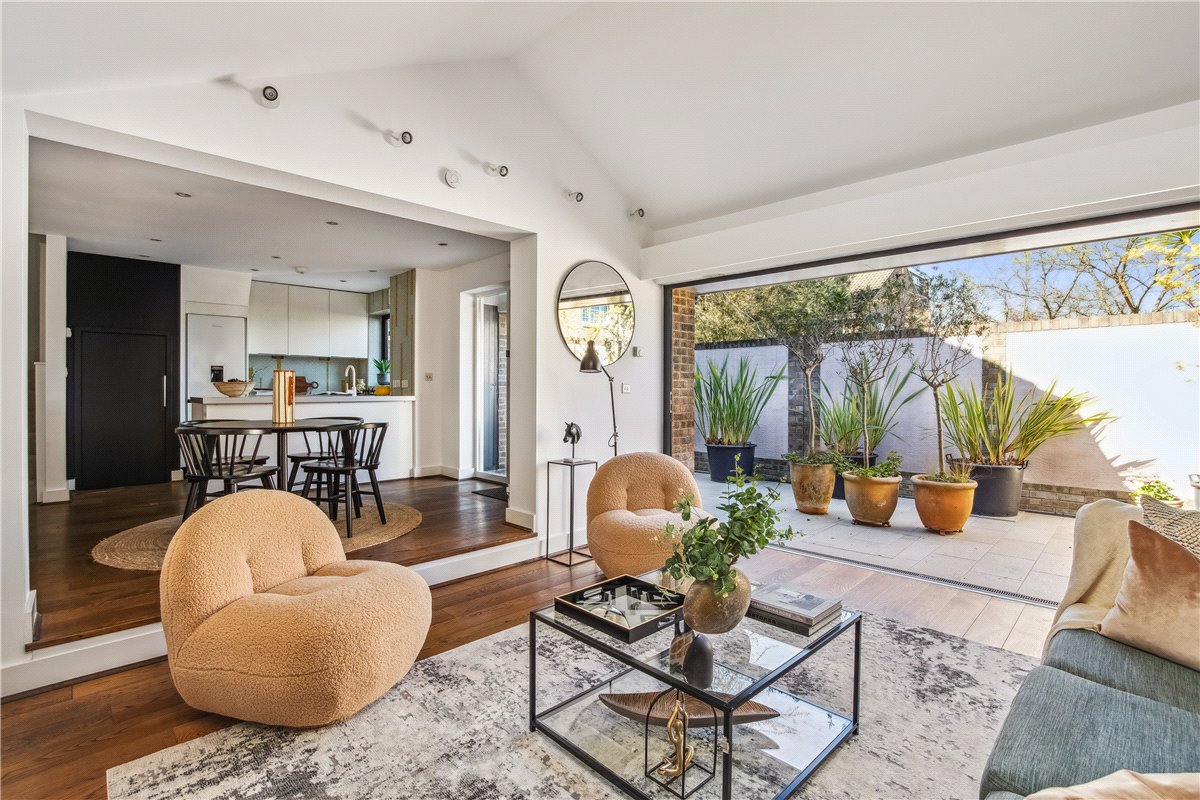 1 bedroom house, St. Anthony's Close, College Gardens SW17 - Sold