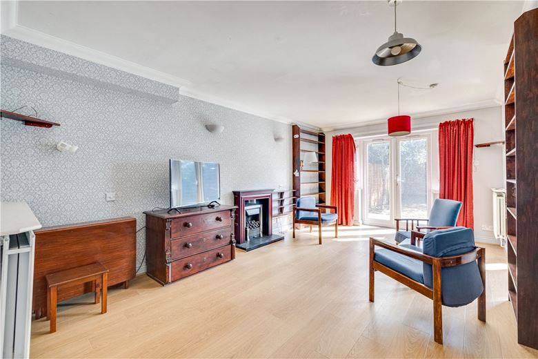 3 bedroom house, Victoria Mews, Earlsfield SW18 - Available