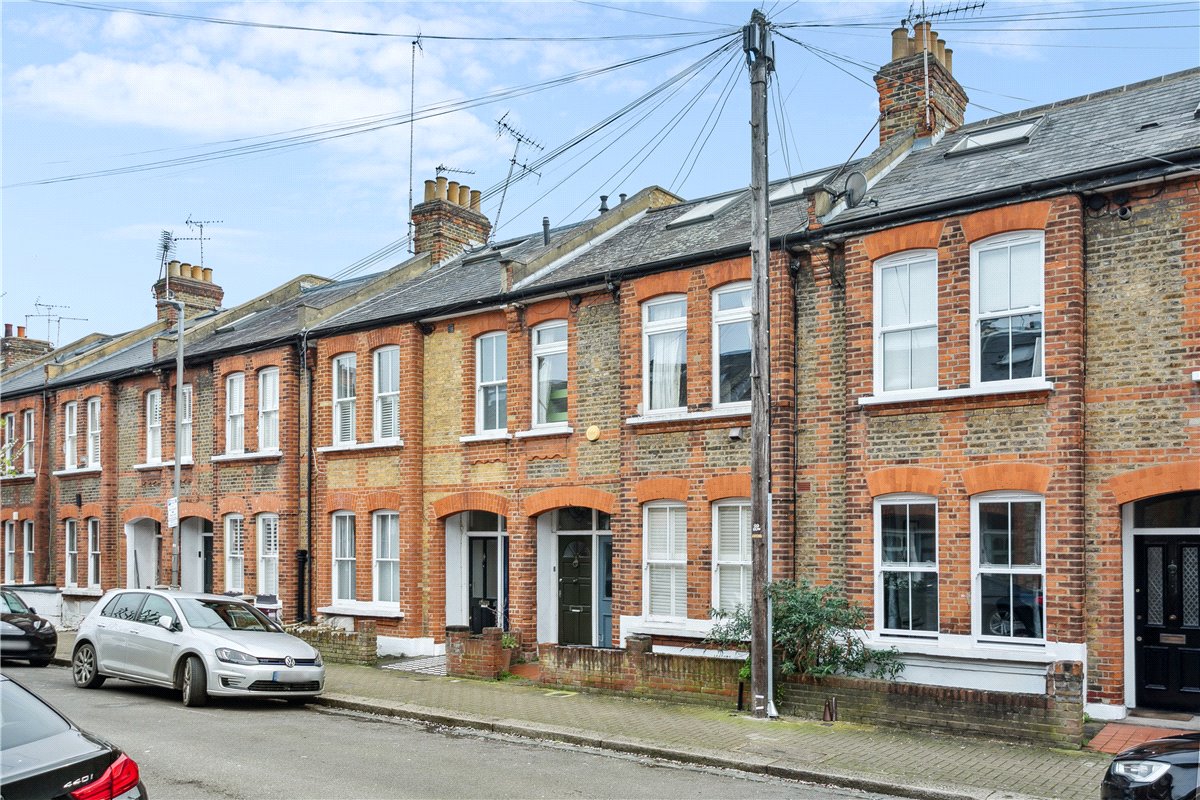 2 bedroom maisonette, Ingelow Road, London SW8 - Sold