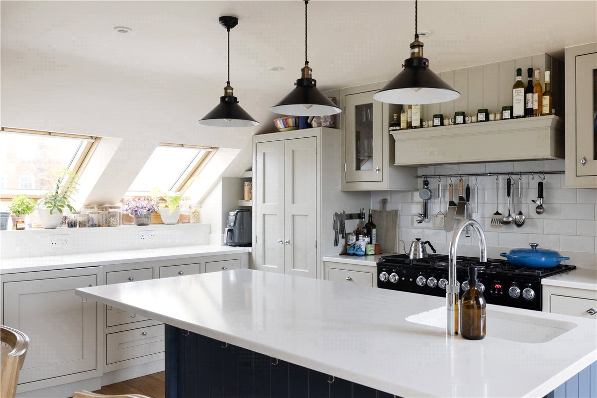 3 bedroom maisonette, Tranmere Road, London SW18 - Sold STC