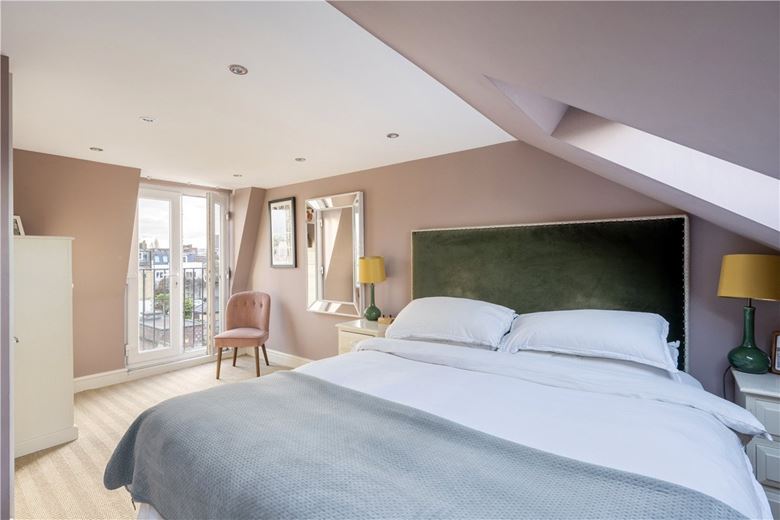 3 bedroom house, Burntwood Lane, Wandsworth SW17 - Sold