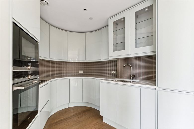 3 bedroom flat, Dray House, RAM Quarter SW18 - Available