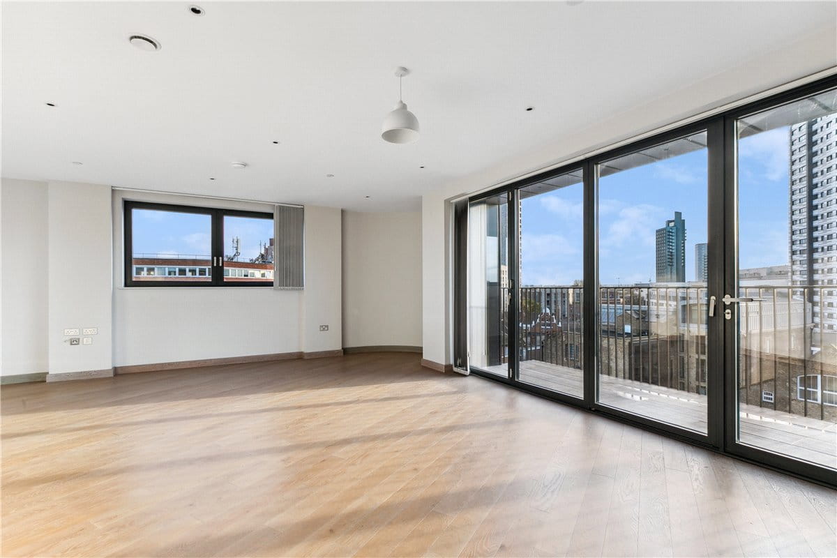 3 bedroom flat, Dray House, RAM Quarter SW18 - Available