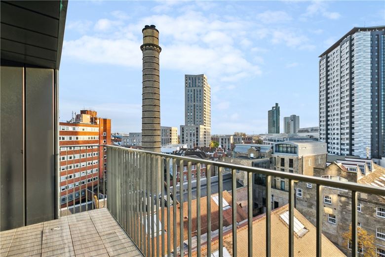 3 bedroom flat, Dray House, RAM Quarter SW18 - Available