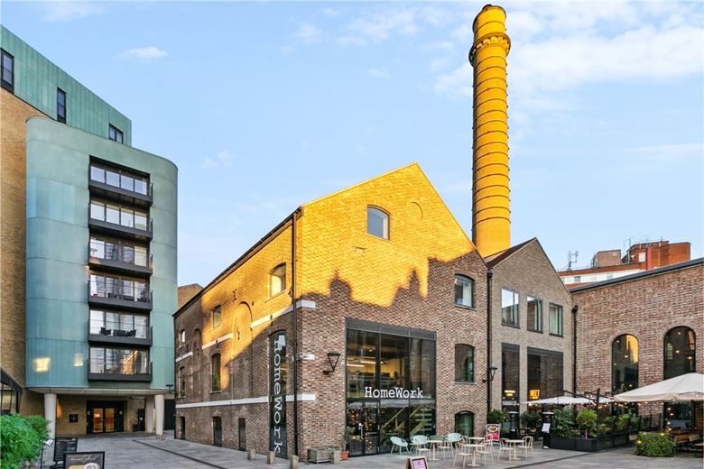 3 bedroom flat, Dray House, RAM Quarter SW18 - Available