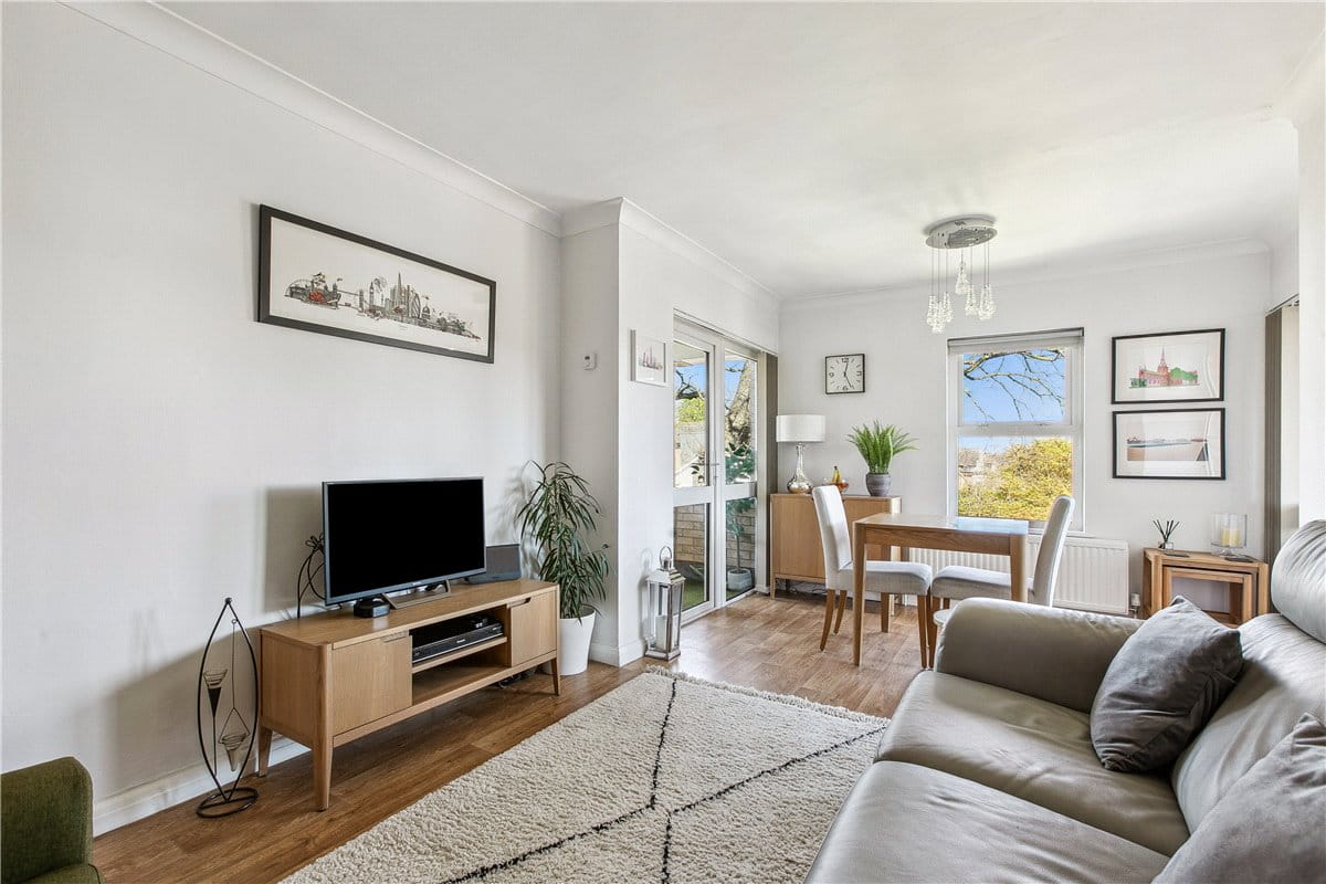 1 bedroom flat, Bedford Hill, London SW12 - Sold STC