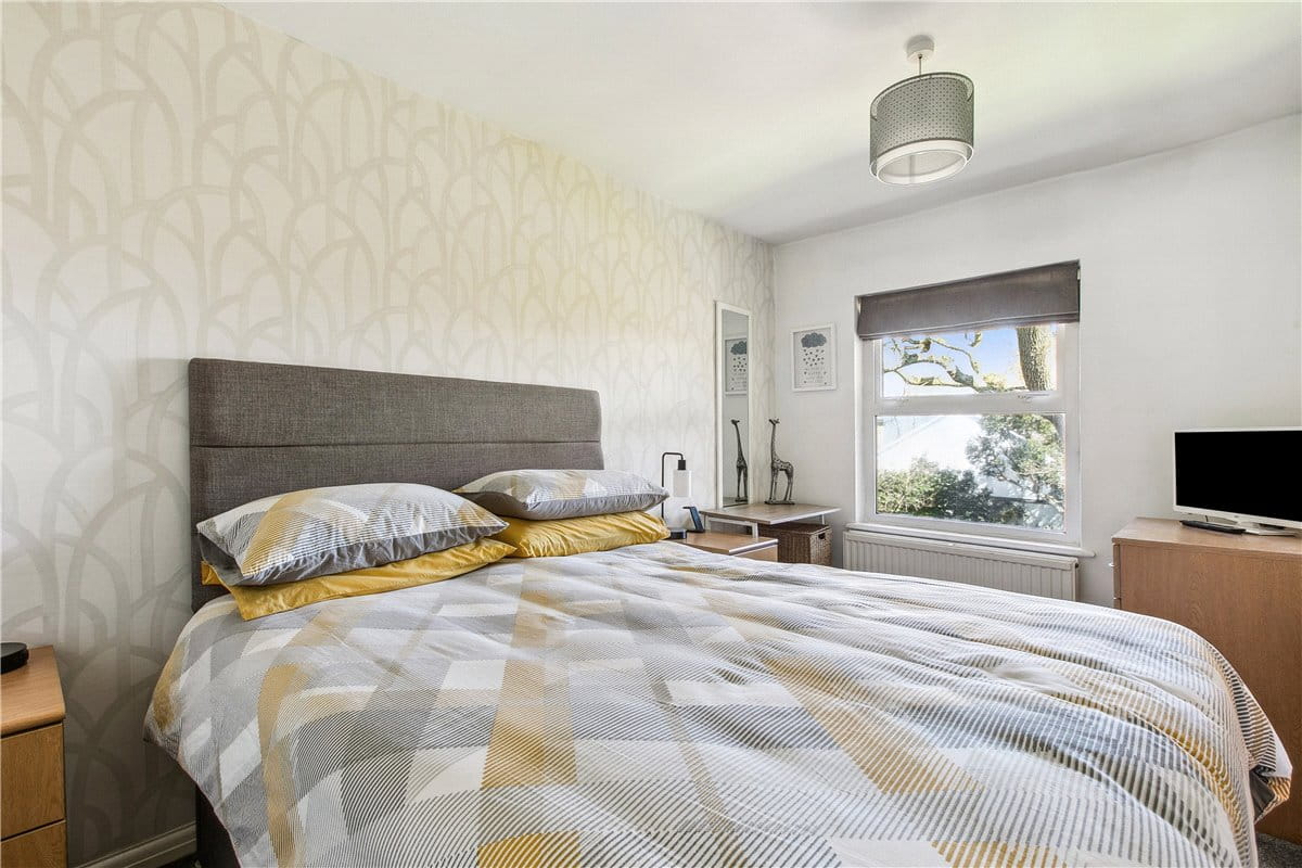 1 bedroom flat, Bedford Hill, London SW12 - Sold STC