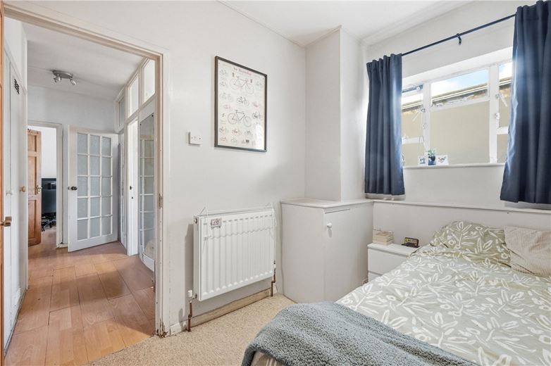 4 bedroom flat, Bolingbroke Grove, London SW11 - Available