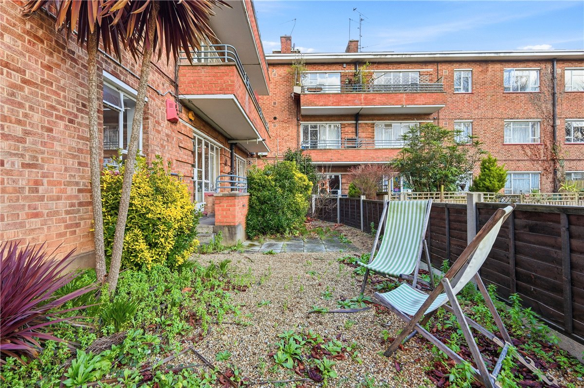 4 bedroom flat, Bolingbroke Grove, London SW11 - Available