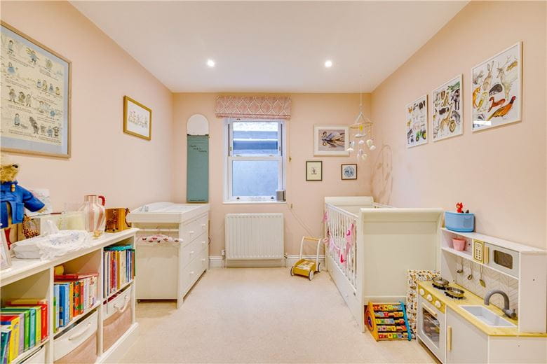 2 bedroom maisonette, Birdhurst Road, London SW18 - Available