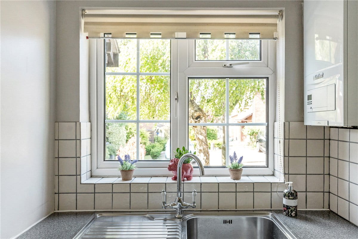 2 bedroom house, St. Benets Close, London SW17 - Available