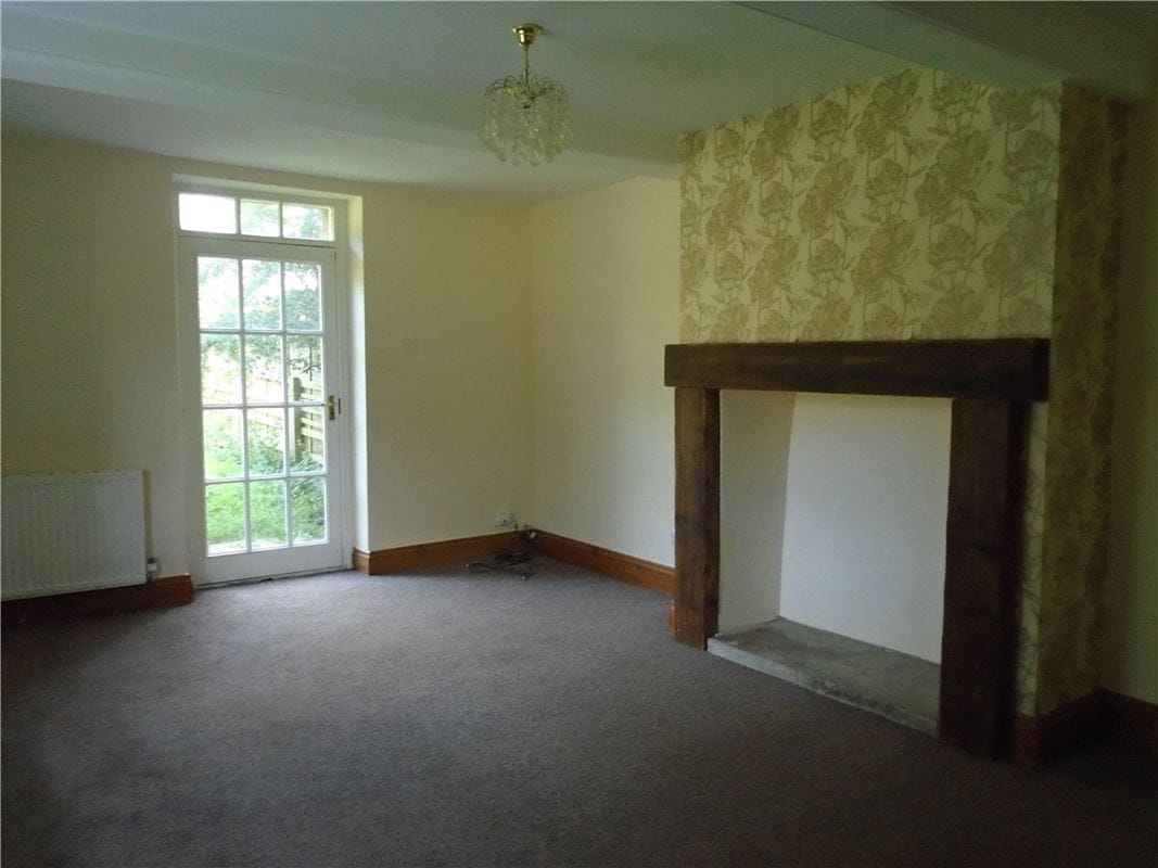 3 bedroom house, High Lee Lane, Hoylandswaine S36 - Let Agreed