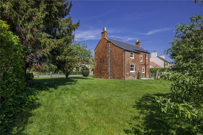 4 bedroom house, Croft Farm House, Main Street YO26 - Let Agreed