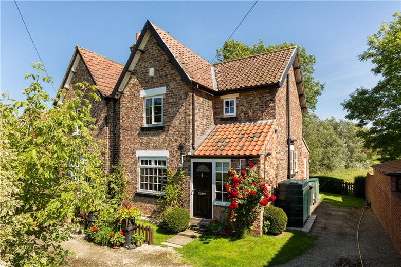 2 bedroom house, York Road, Stillingfleet YO19