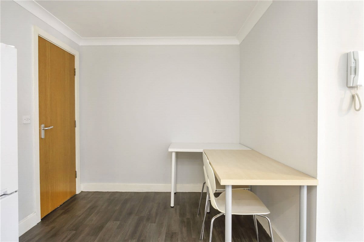 2 bedroom flat, Fawcett Street, York YO10 - Available