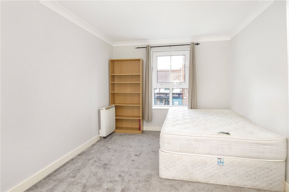 2 bedroom flat, Fawcett Street, York YO10 - Available