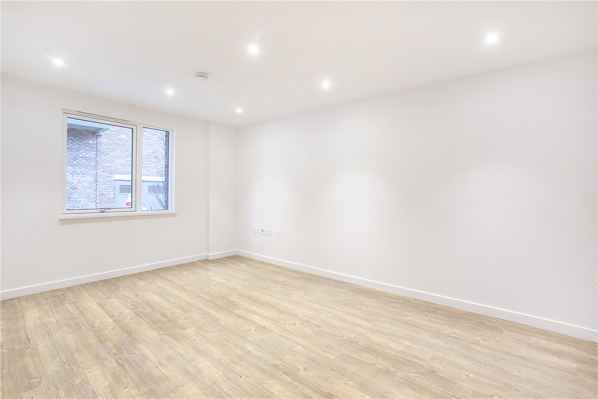 2 bedroom flat, Bellerby Court, Leetham Lane YO1