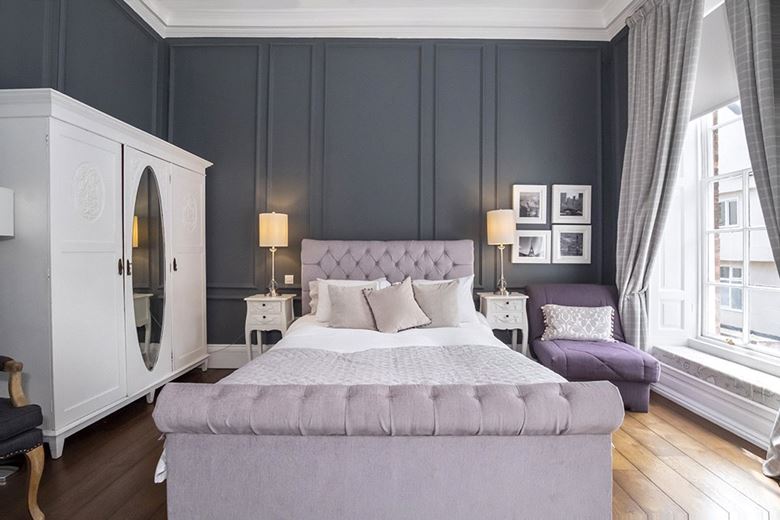 2 bedroom flat, Low Petergate, York YO1