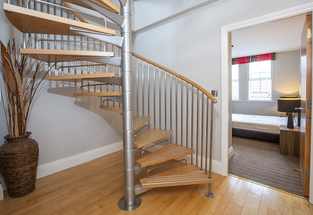 1 bedroom flat, Low Petergate, York YO1 - Let Agreed