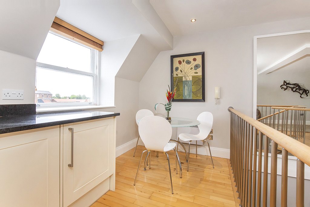 1 bedroom flat, Low Petergate, York YO1 - Let Agreed