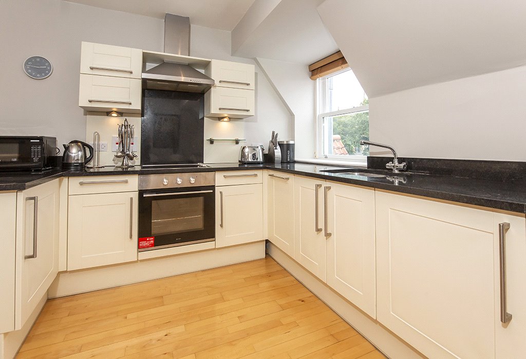 1 bedroom flat, Low Petergate, York YO1 - Let Agreed