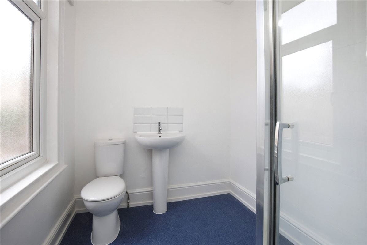 2 bedroom house, Knavesmire Crescent, York YO23