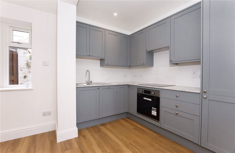 2 bedroom house, Knavesmire Crescent, York YO23