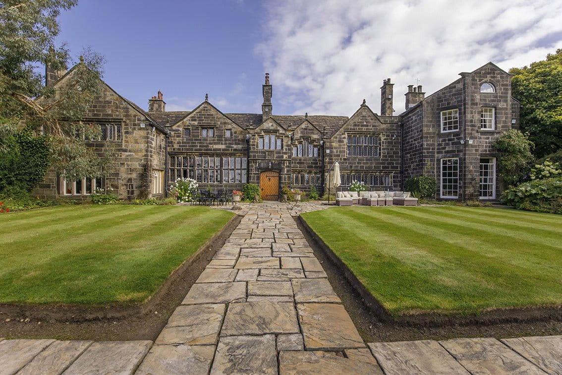 6 bedroom house, Royds Hall, Royds Hall Lane BD12 - Available