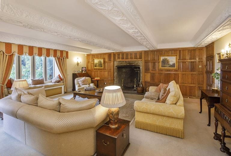 6 bedroom house, Royds Hall, Royds Hall Lane BD12 - Available