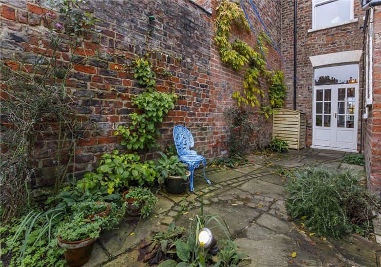 3 bedroom house, Upper Price Street, York YO23