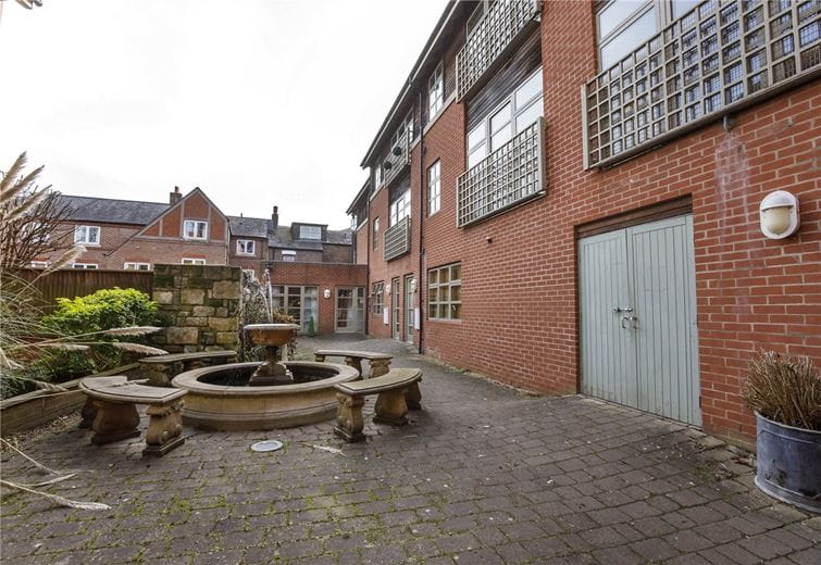 1 bedroom flat, The Courtyard, St. Martins Lane YO1