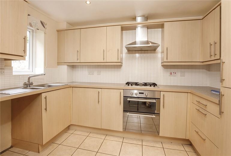 2 bedroom flat, Blackthorn Drive, Huddersfield HD3 - Let Agreed