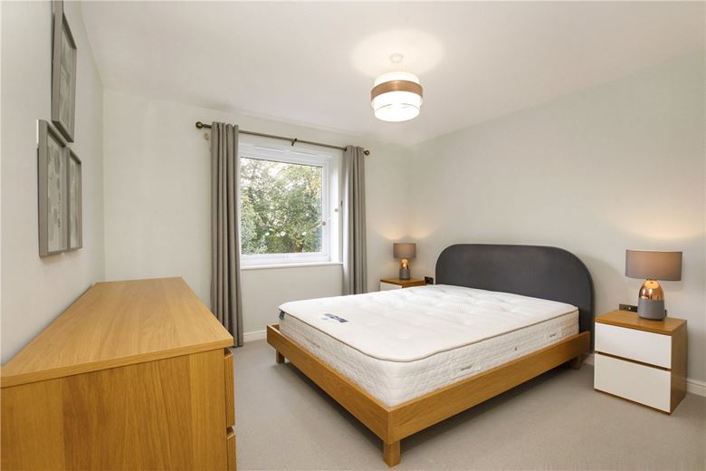 3 bedroom flat, The Avenue, York YO30 - Available