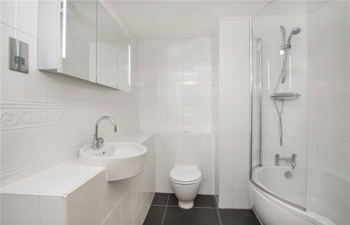 3 bedroom flat, The Avenue, York YO30 - Available