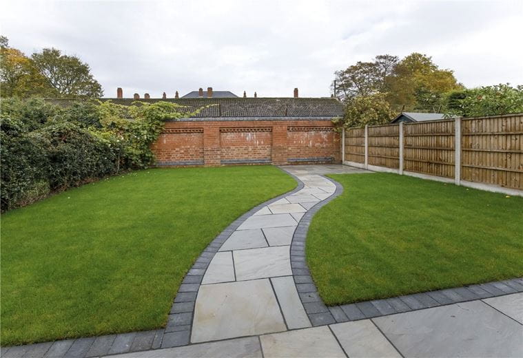 4 bedroom house, Moorland Road, York YO10 - Available