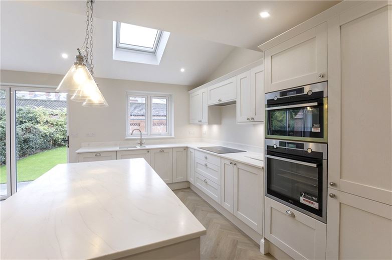 4 bedroom house, Moorland Road, York YO10 - Available