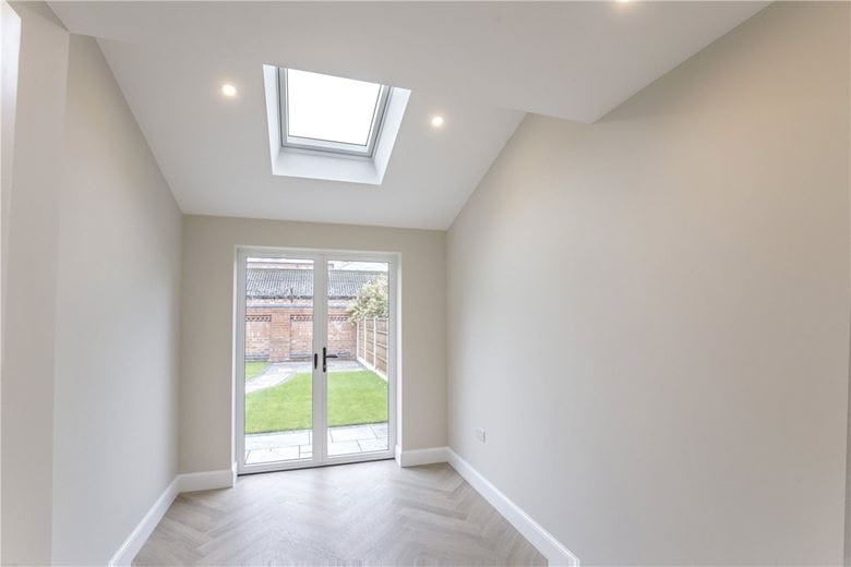 4 bedroom house, Moorland Road, York YO10 - Available