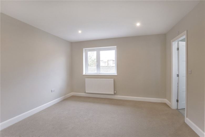 4 bedroom house, Moorland Road, York YO10 - Available