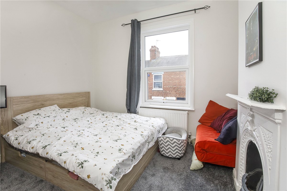 2 bedroom house, Queen Victoria Street, York YO23