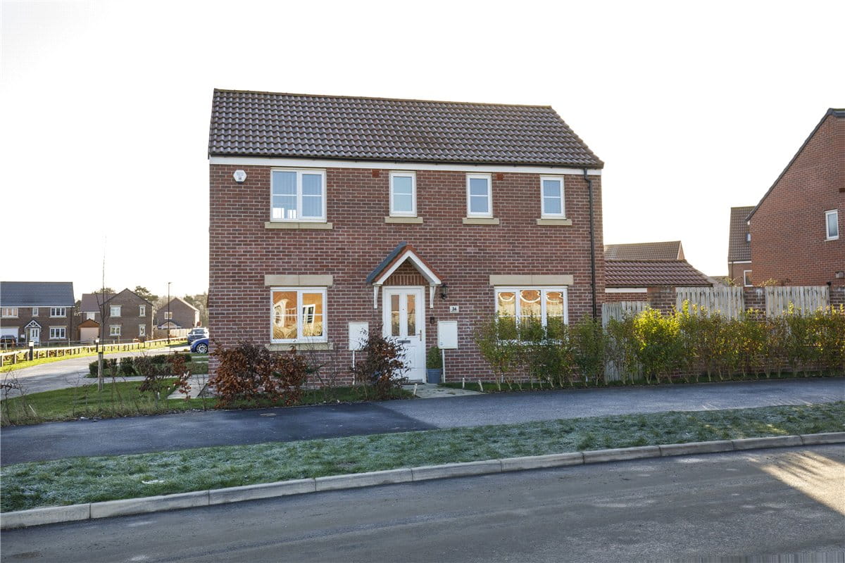 3 bedroom house, Ingleborough Drive, Harrogate HG3 - Available