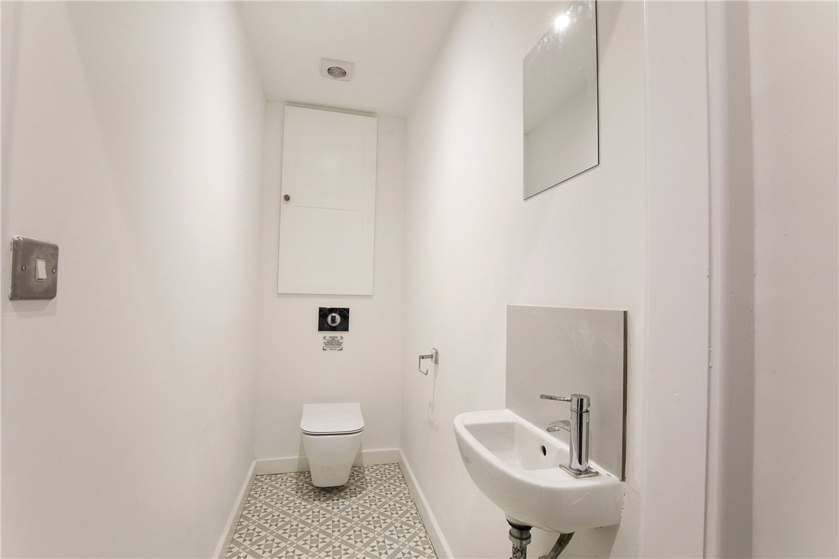 2 bedroom house, Hookstone Drive, Harrogate HG2 - Available