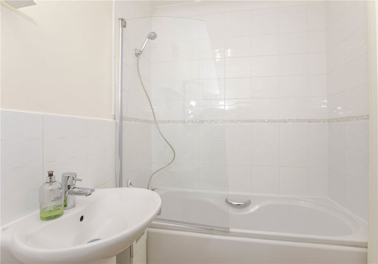 4 bedroom house, Tadcaster Road, Dringhouses YO24 - Available