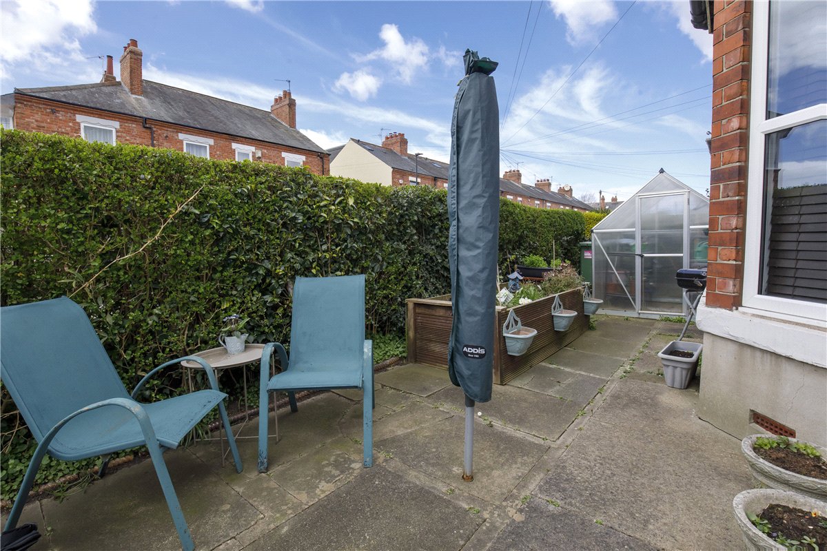 1 bedroom flat, Main Avenue, York YO31 - Available