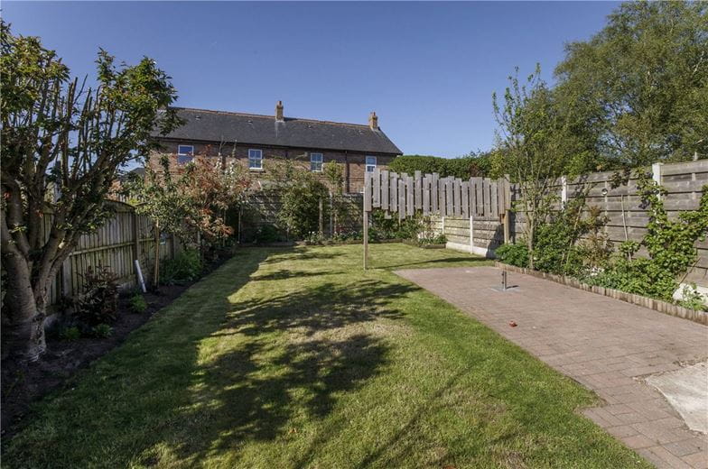 3 bedroom house, Highlands Avenue, Strensall YO32 - Available