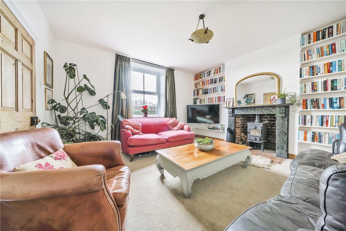 6 bedroom house, Bartindale Road, Hunmanby YO14 - Available