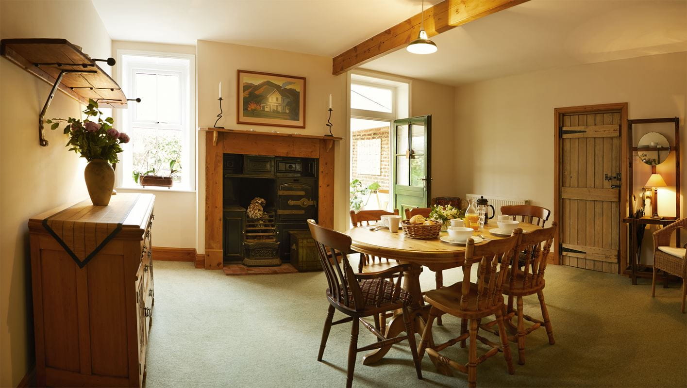 6 bedroom house, Bartindale Road, Hunmanby YO14 - Available