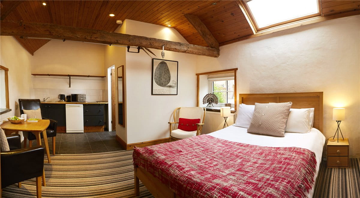 6 bedroom house, Bartindale Road, Hunmanby YO14 - Available