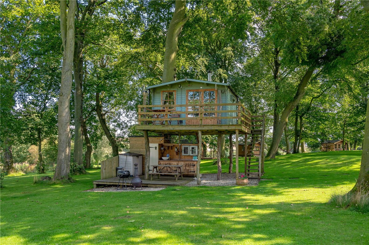 6 bedroom house, Bartindale Road, Hunmanby YO14 - Available