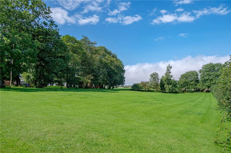 6 bedroom house, Bartindale Road, Hunmanby YO14 - Available